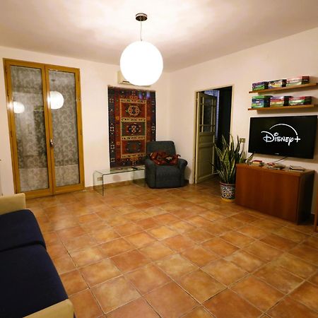 Area 52 Storia Ed Eleganza Vicino Ai Teatri Apartment Палермо Екстериор снимка